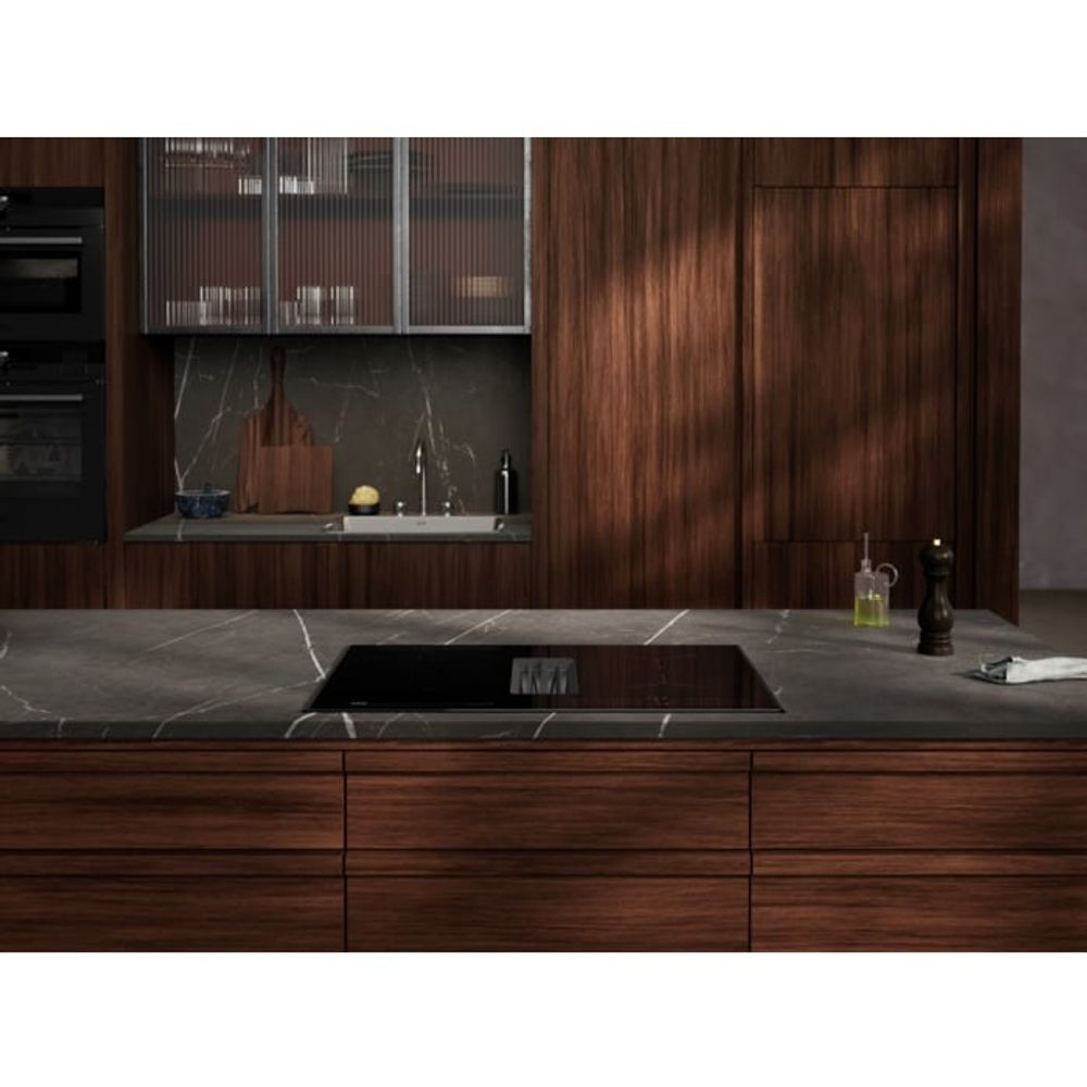 Aeg induksjonstopp med integrert ventilator 70 cm TCH74B01CB