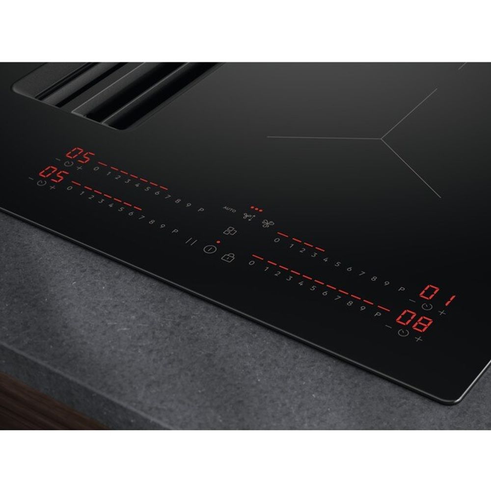 Aeg induksjonstopp med integrert ventilator 70 cm TCH74B01CB