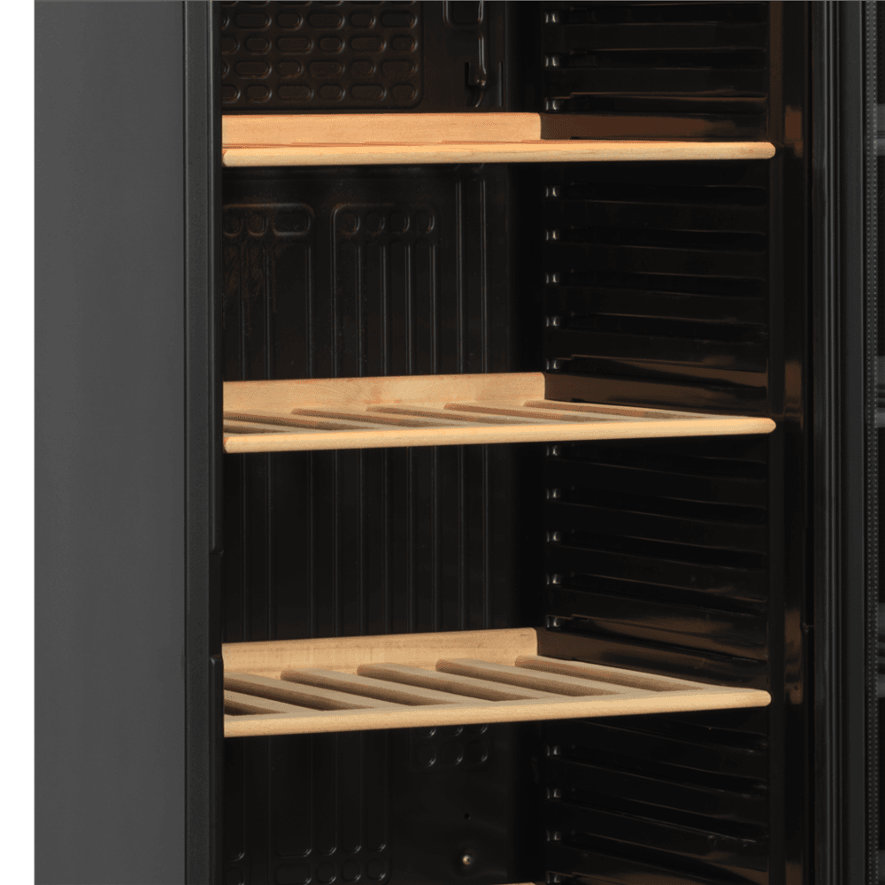 Tefcold vinskap CPP1380E i sort