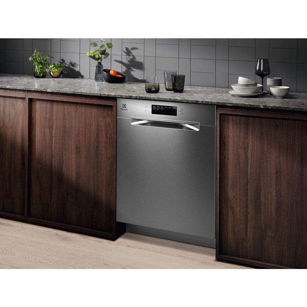 Electrolux Oppvaskmaskin AirDry 60 cm Rustfritt Stål - ESA47220UX